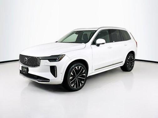 2025 Volvo XC90 B5 Plus 7-Seater