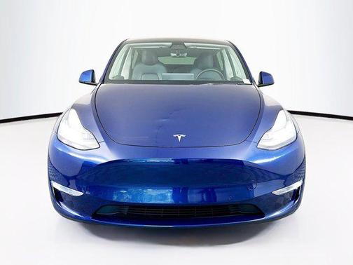2022 Tesla Model Y Long Range Dual Motor All-Wheel Drive