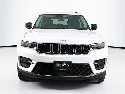 2022 Jeep Grand Cherokee Laredo