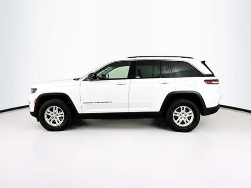 2022 Jeep Grand Cherokee Laredo