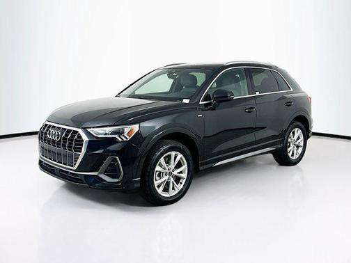 Mythos Black Metallic 2025 Audi Q3 Premium 45 TFSI S line quattro Tiptronic
