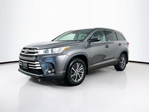 Predawn Gray Mica 2018 Toyota Highlander XLE