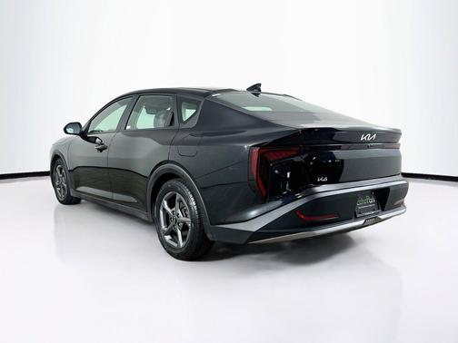 Aurora Black Pearl 2025 Kia K4 LXS