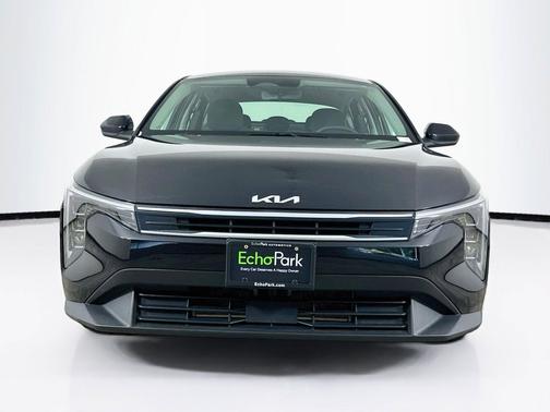 Aurora Black Pearl 2025 Kia K4 LXS