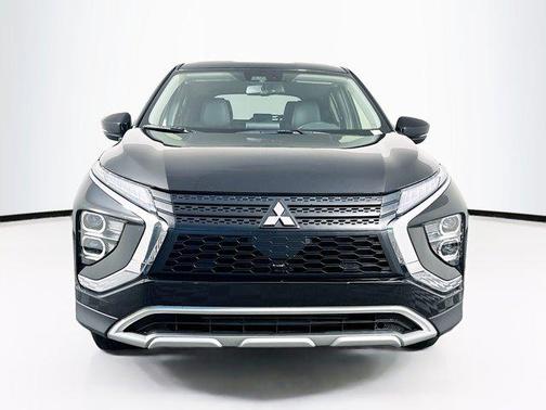 Labrador Black Pearl 2025 Mitsubishi Eclipse Cross SE