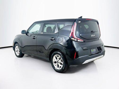 Fusion Black 2025 Kia Soul LX