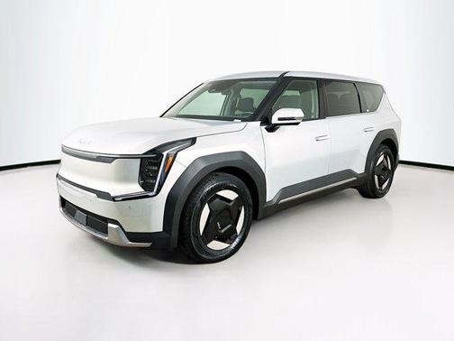 2024 Kia EV9 Light Long Range