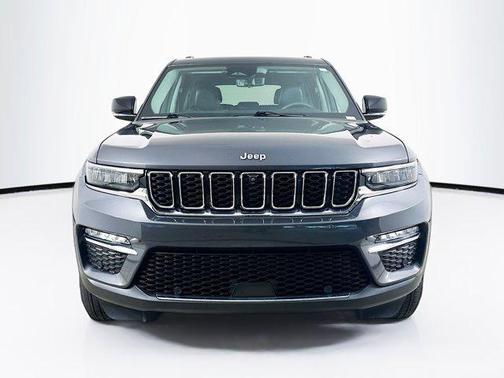Baltic Gray Metallic Clearcoat 2023 Jeep Grand Cherokee Limited
