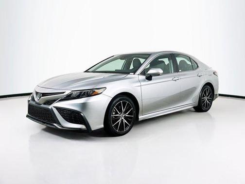 Celestial Silver Metallic 2024 Toyota Camry SE