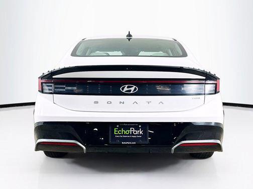 2025 Hyundai SONATA Hybrid SE