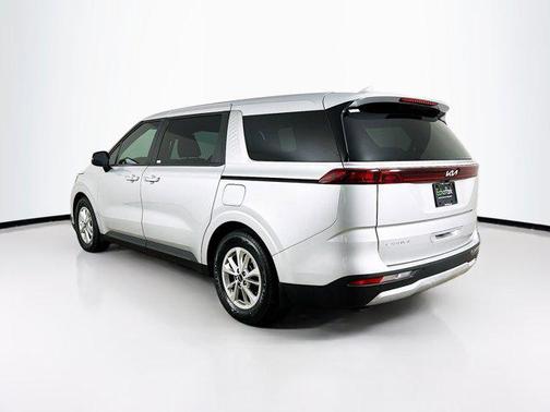 2023 Kia Carnival LX