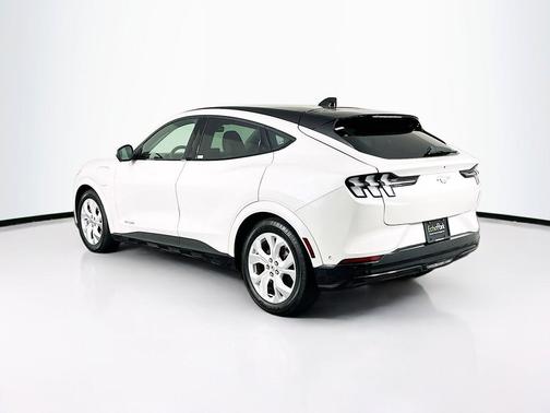 Star White Metallic Tri-Coat 2022 Ford Mustang Mach-E Premium