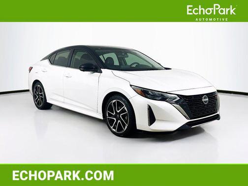 Aspen White Tricoat/Super Black 2024 Nissan Sentra SR