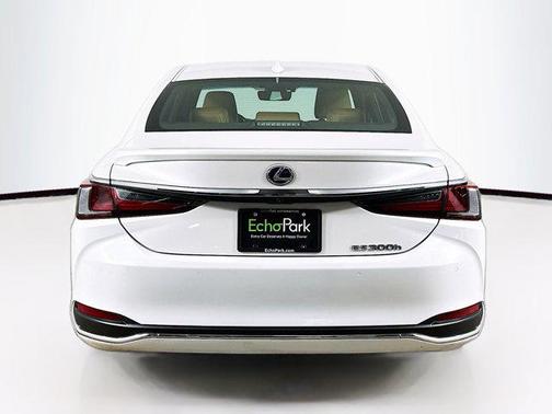 2021 Lexus ES 300h Base