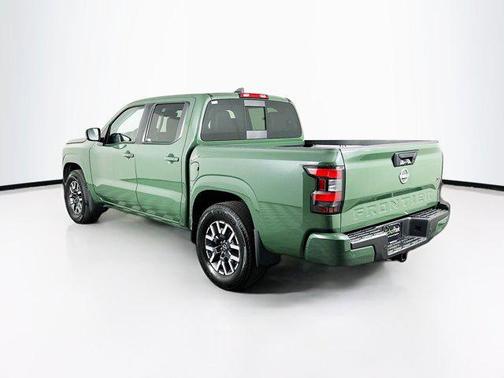 2024 Nissan Frontier SL