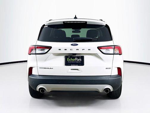 Star White Metallic Tri-Coat 2022 Ford Escape Titanium