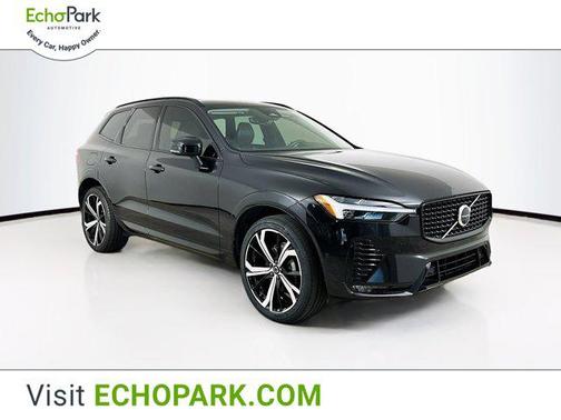 2023 Volvo XC60 B5 Ultimate Dark Theme