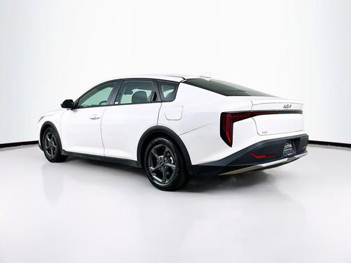 Snow White Pearl 2025 Kia K4 LXS