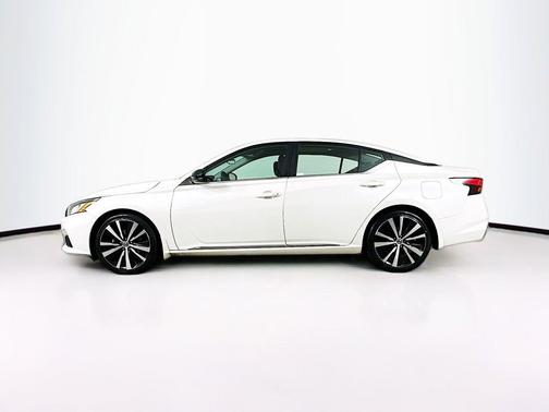 Pearl White Tricoat 2019 Nissan Altima 2.5 SR