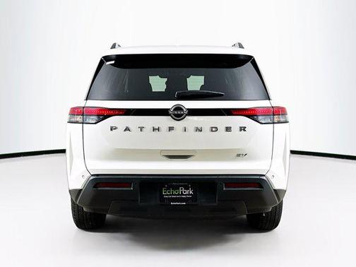 2024 Nissan Pathfinder SV FWD