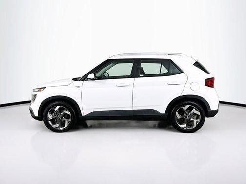 2022 Hyundai VENUE SEL