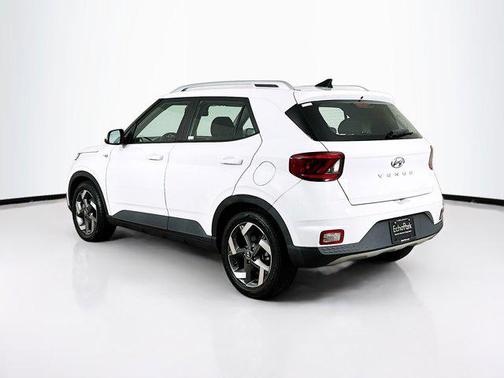 2022 Hyundai VENUE SEL