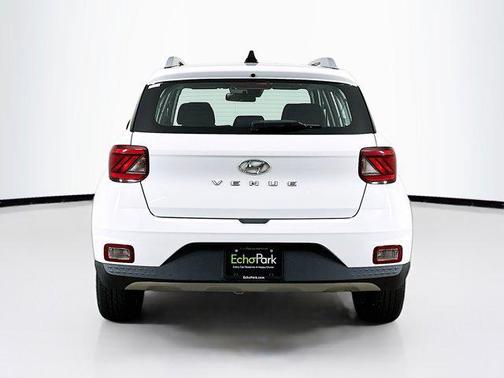 2022 Hyundai VENUE SEL