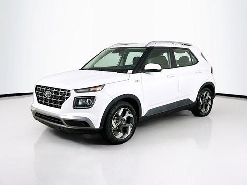 2022 Hyundai VENUE SEL