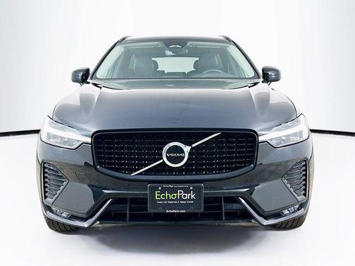 Onyx Black Metallic 2024 Volvo XC60 B5 Core Dark Theme