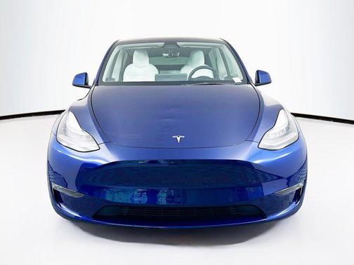 2022 Tesla Model Y Long Range Dual Motor All-Wheel Drive