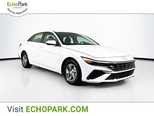 2024 Hyundai ELANTRA SE