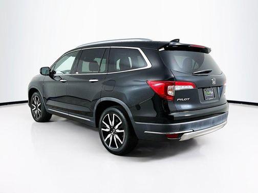 2022 Honda Pilot Touring 8-Passenger
