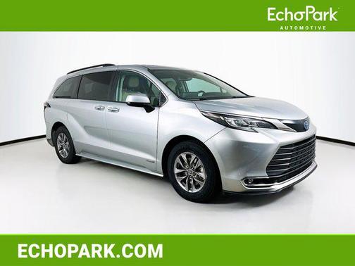 2021 Toyota Sienna XLE 8 Passenger
