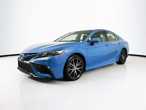 2024 Toyota Camry Hybrid SE