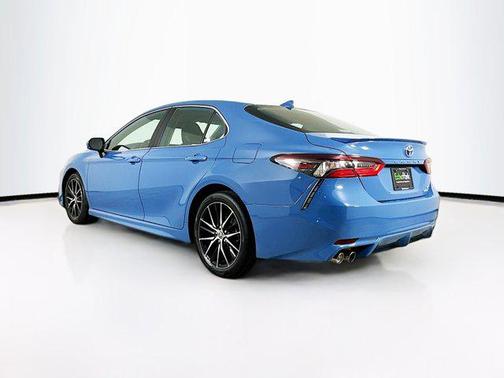 2024 Toyota Camry Hybrid SE