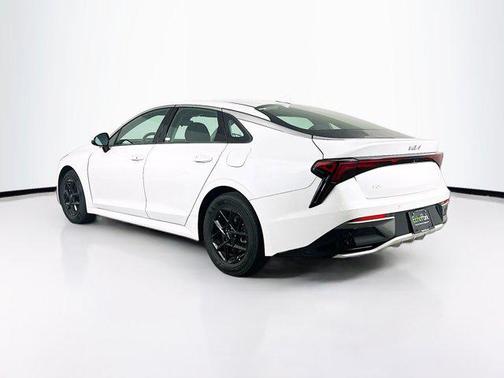 Snow White Pearl 2025 Kia K5 LXS