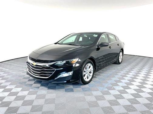 Photo 3 of 33 of 2020 Chevrolet Malibu LT