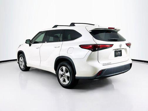2021 Toyota Highlander LE