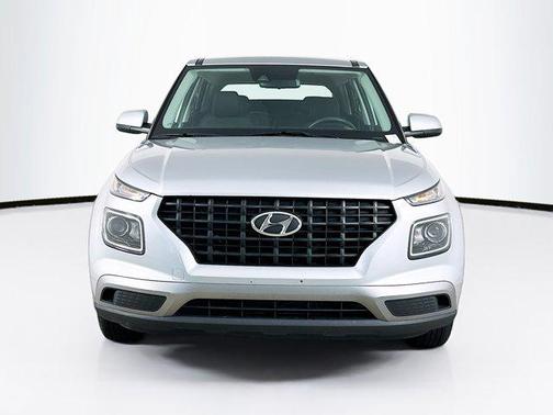 2022 Hyundai VENUE SE