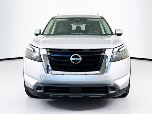 2024 Nissan Pathfinder SV FWD