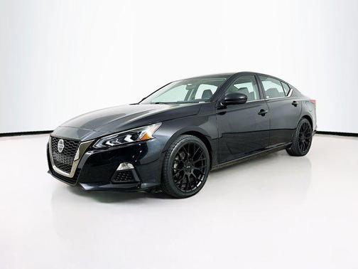 2020 Nissan Altima SR FWD