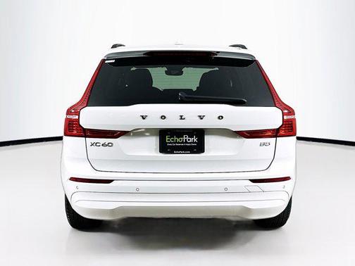 2022 Volvo XC60 B5 Momentum