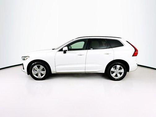 2022 Volvo XC60 B5 Momentum