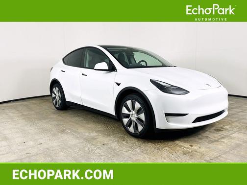 Pearl White Multi-Coat 2024 Tesla Model Y Long Range Dual Motor All-Wheel Drive