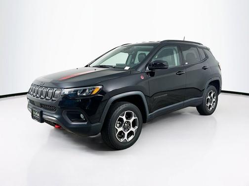 Diamond Black Crystal Pearlcoat 2022 Jeep Compass Trailhawk