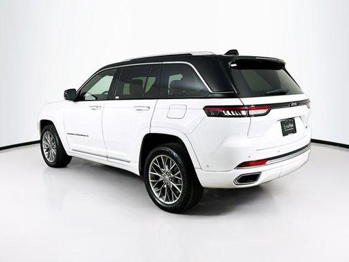 2022 Jeep Grand Cherokee Summit