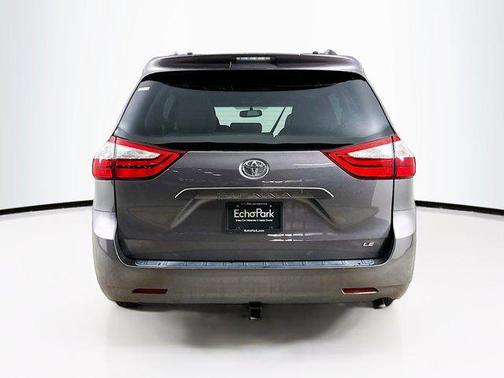 2015 Toyota Sienna LE