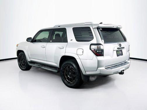 Classic Silver Metallic 2016 Toyota 4Runner SR5