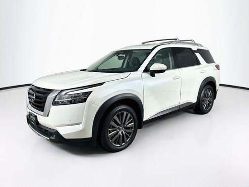Pearl White Tricoat 2022 Nissan Pathfinder SL 2WD