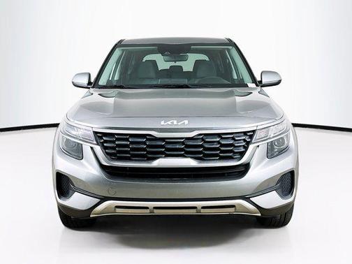 Steel Gray 2023 Kia Seltos LX